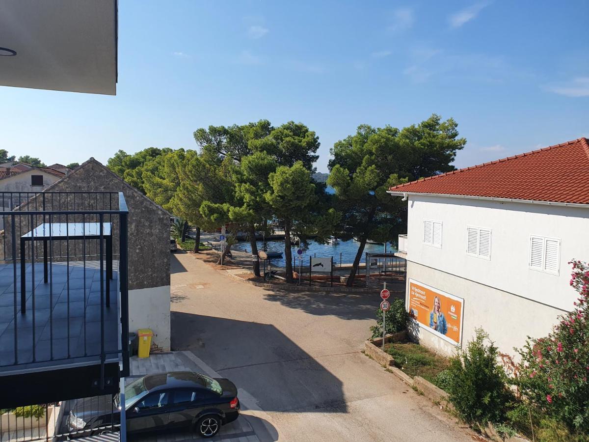 Apartmani Nerium Loviste Exterior photo