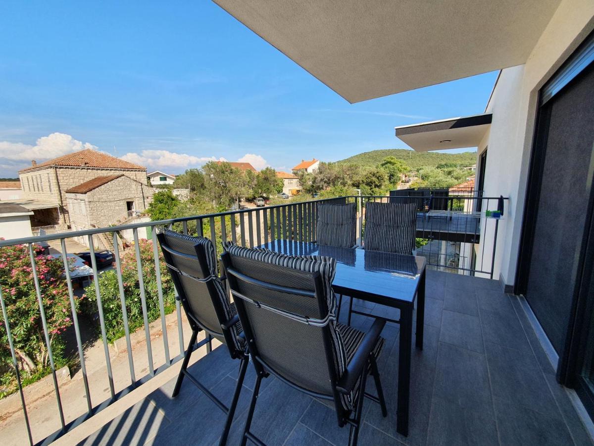 Apartmani Nerium Loviste Exterior photo