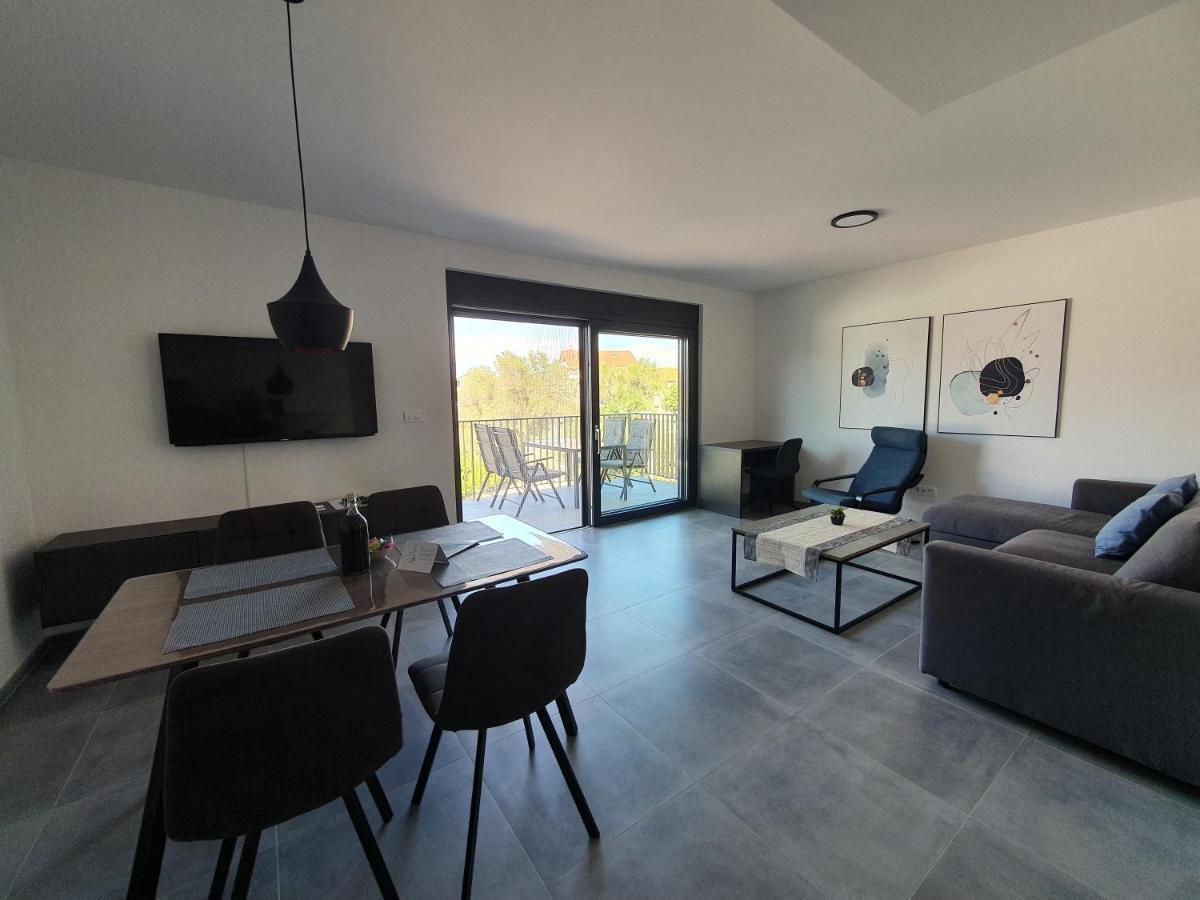 Apartmani Nerium Loviste Exterior photo